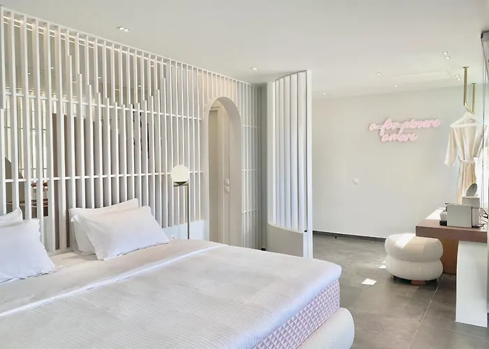 Thomais Boutique (adults Only)